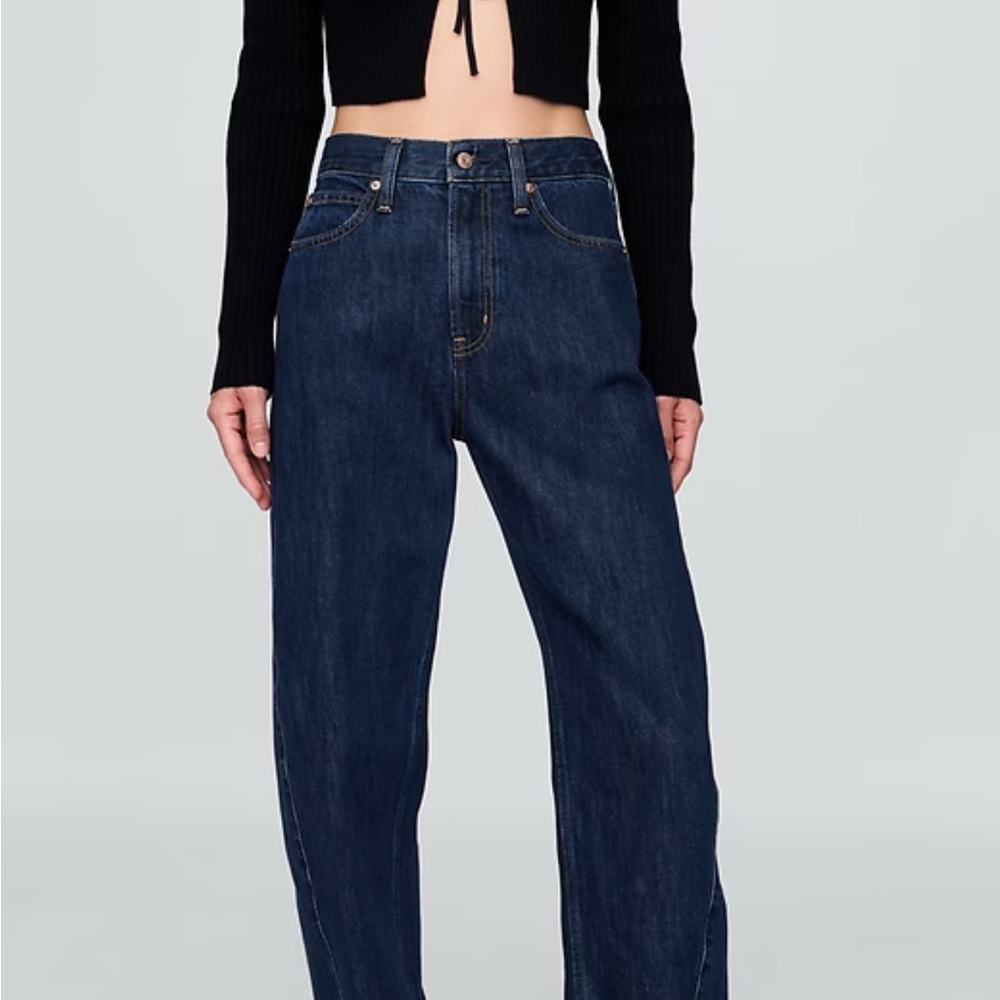 Gap high rise barrel jeans in dark rinse. NWT regular fit